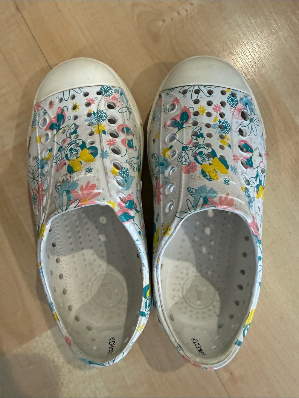 Native Disney Shoes Kids Floral Slip-Ons - White with Pink, Yellow & Teal Accent